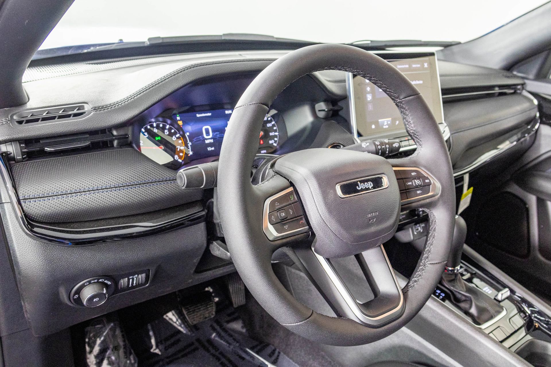 New 2026 Jeep Compass Latitude image 4