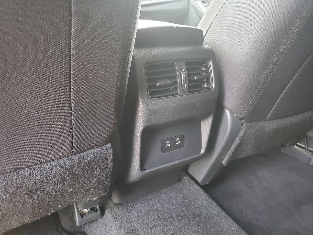 Used 2024 Nissan Rogue SV image 20