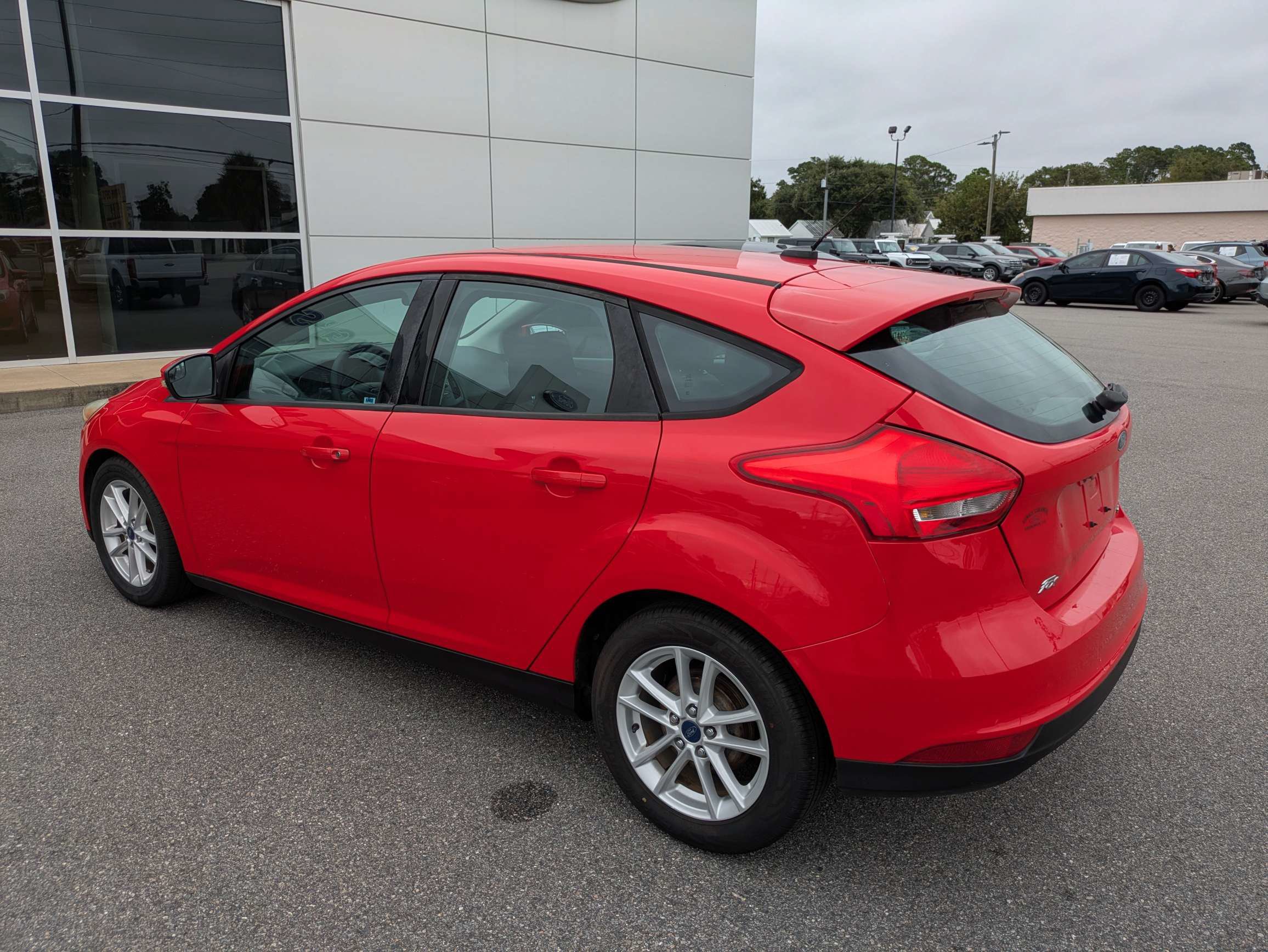 Used 2015 Ford Focus SE FWD image 6