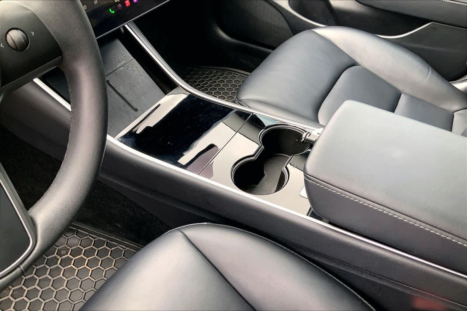 Used 2020 Tesla Model 3 Standard Range RWD image 12