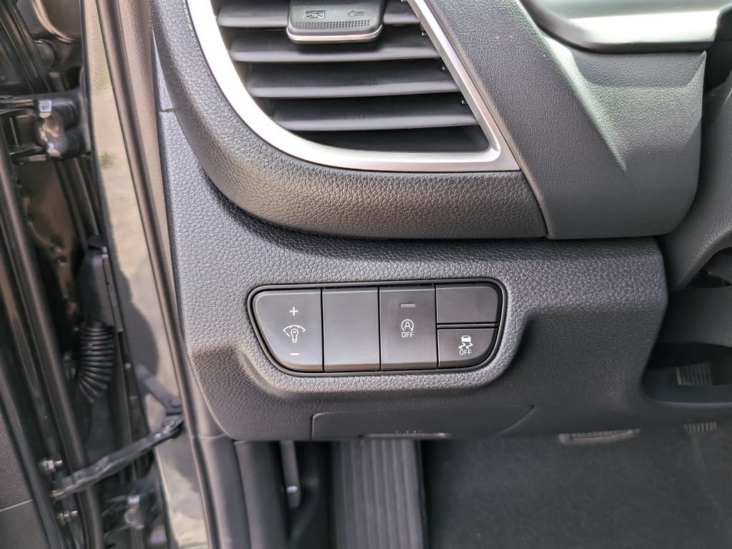 Certified 2026 Kia Seltos EX w/ EX Sunroof Package FWD image 28