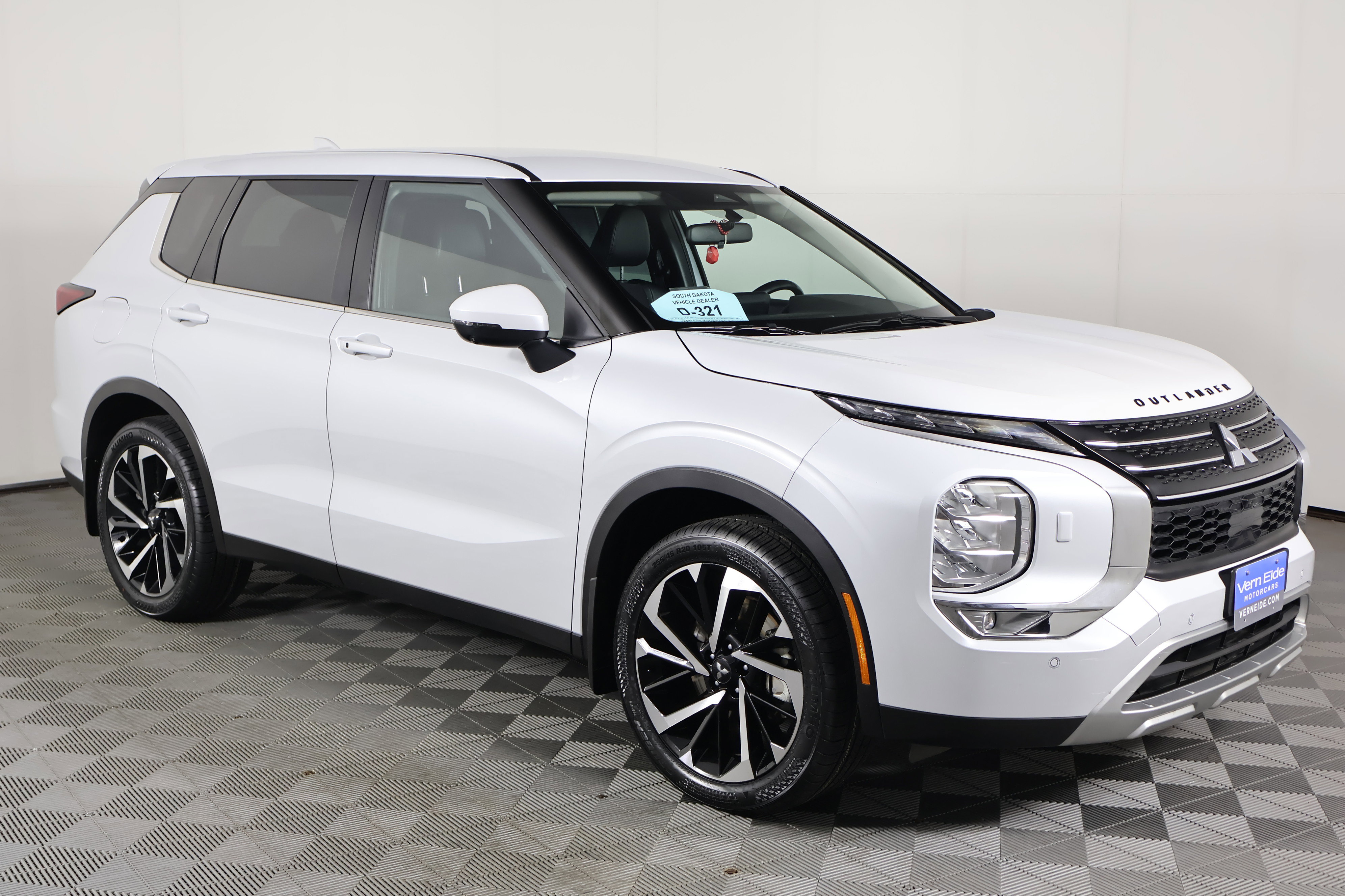 Used 2023 Mitsubishi Outlander SE AWD/4WD image 4