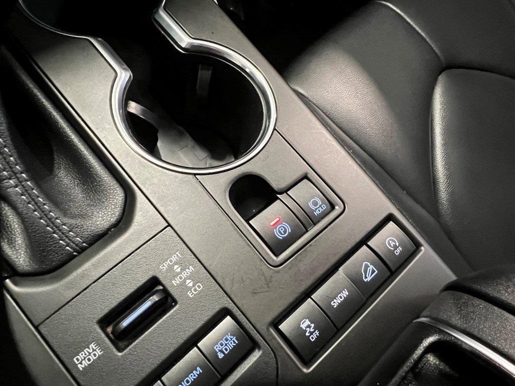 Used 2022 Toyota Highlander XLE image 51