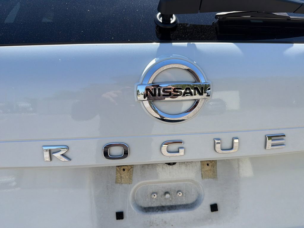 Used 2021 Nissan Rogue SV FWD image 18