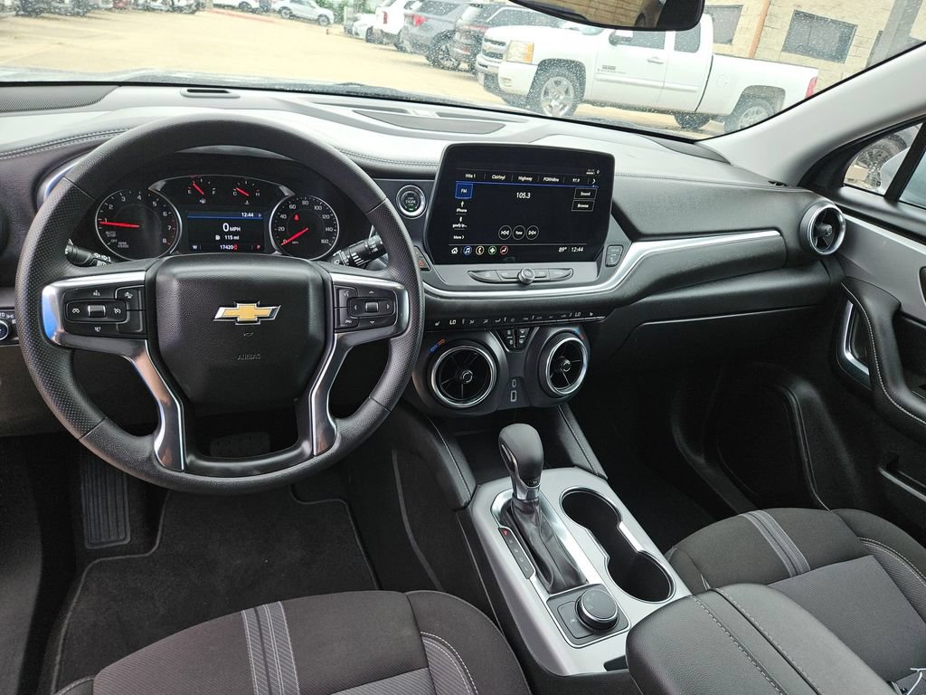 Used 2025 Chevrolet Blazer LT FWD image 16