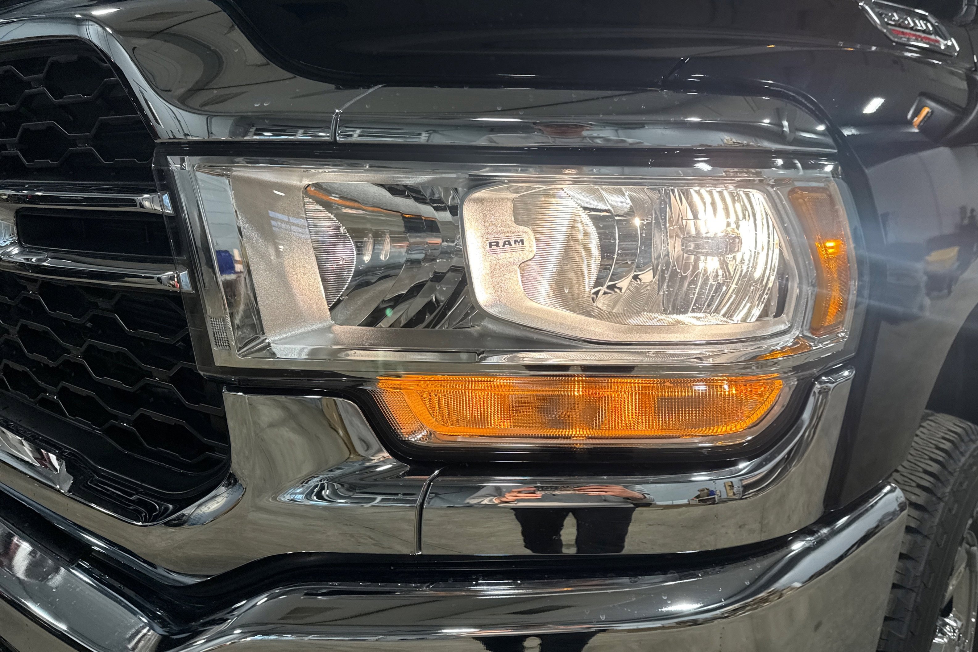 Used 2024 RAM 2500 Tradesman w/ Chrome Appearance Group image 14