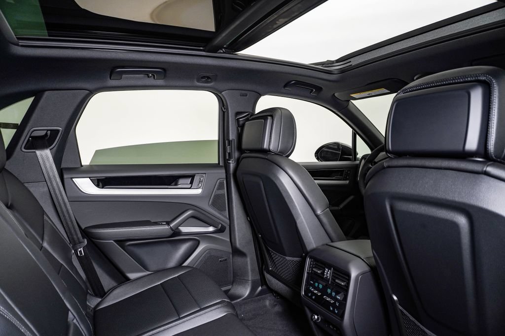 New 2026 Porsche Cayenne AWD/4WD image 16