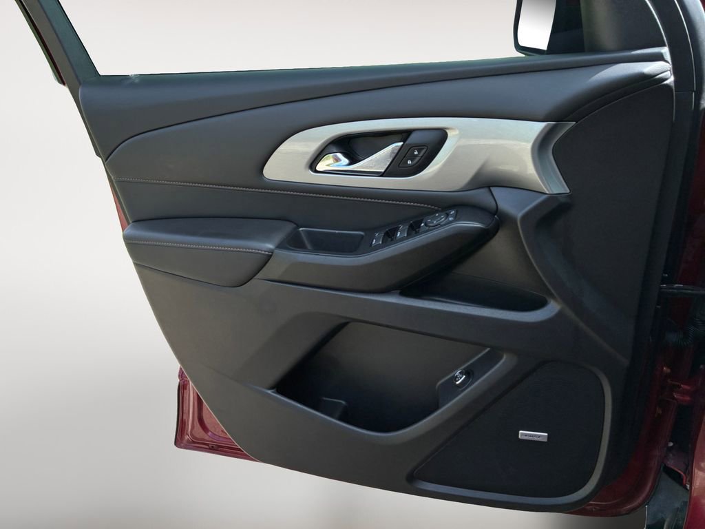 Used 2021 Chevrolet Traverse RS w/ LPO, Floor Liner Package FWD image 28