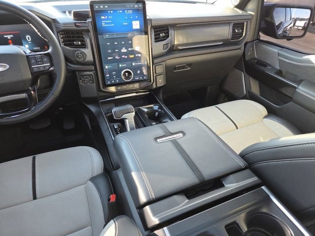 Used 2023 Ford F150 Lightning Platinum image 38