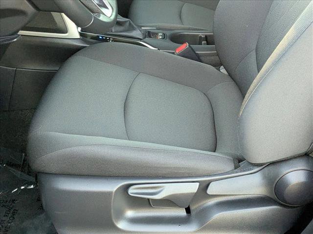 Used 2025 Toyota Corolla Cross LE image 15