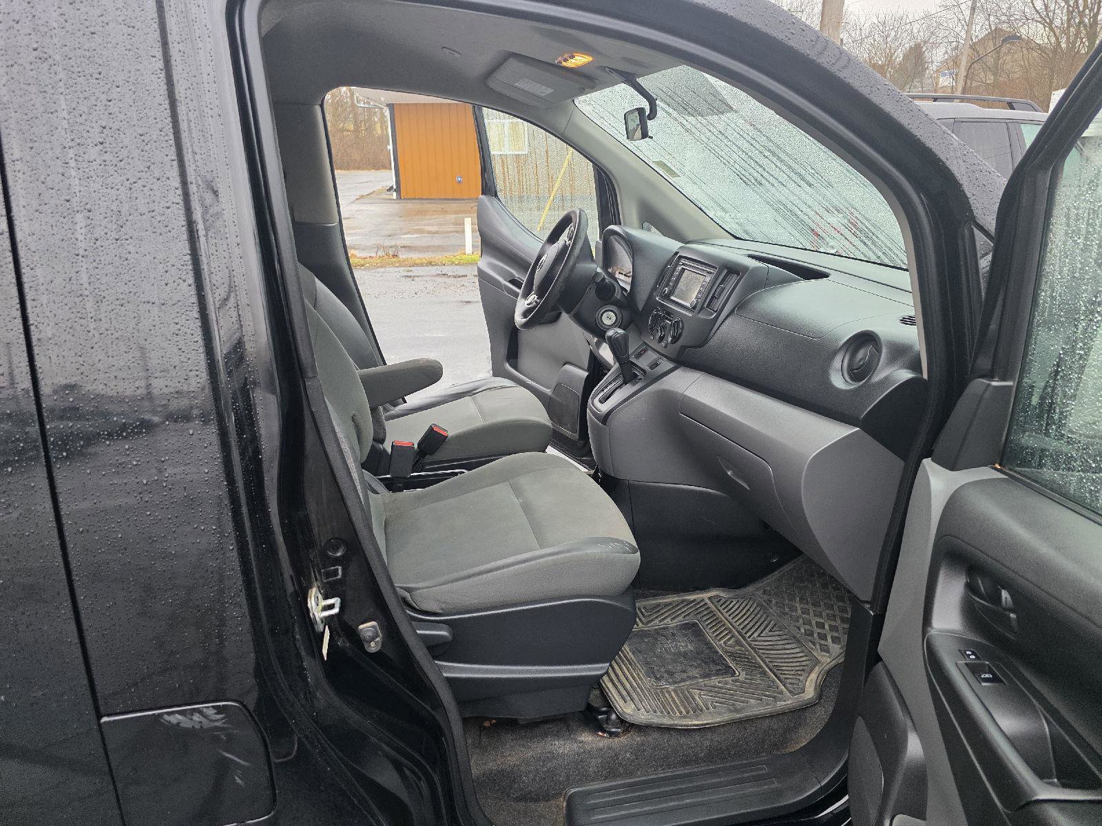 Used 2014 Nissan NV200 SV w/ Technology Package image 26