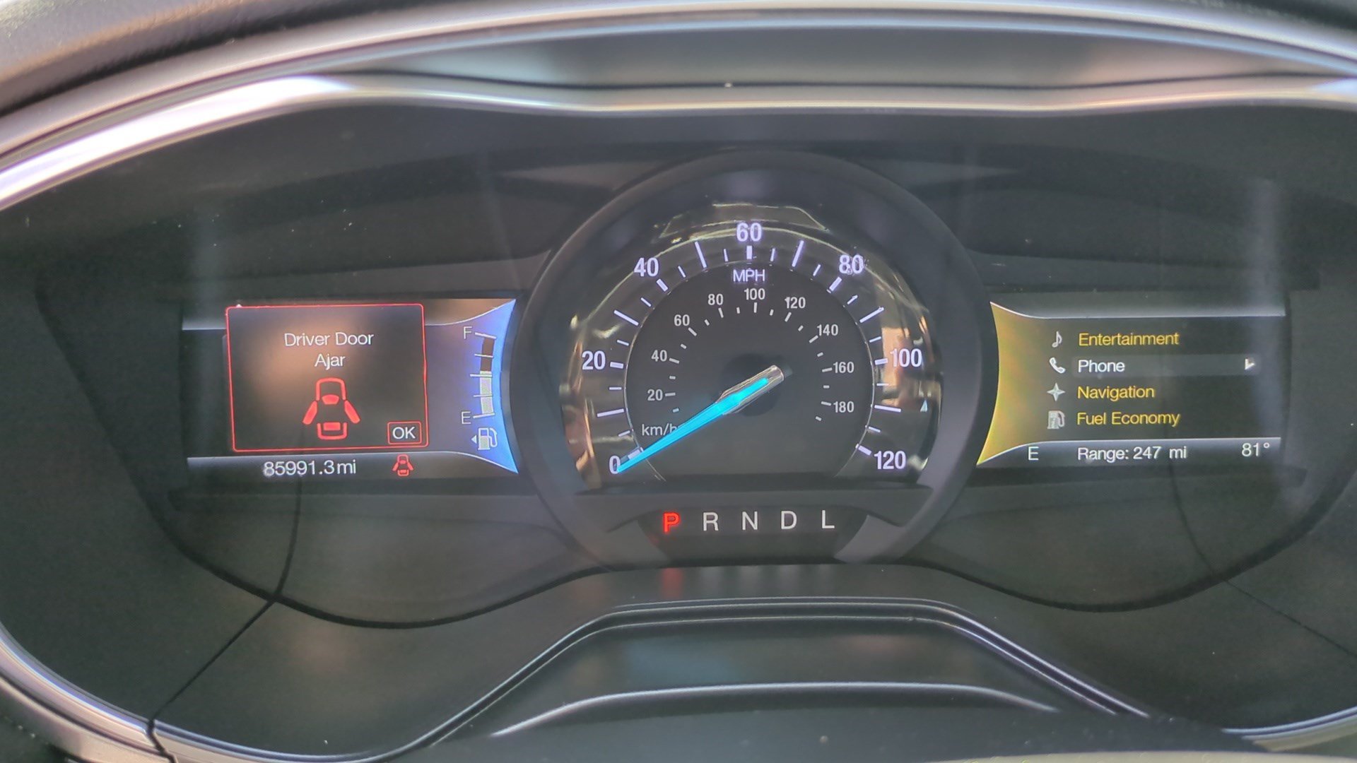 Used 2020 Ford Fusion SE FWD image 18