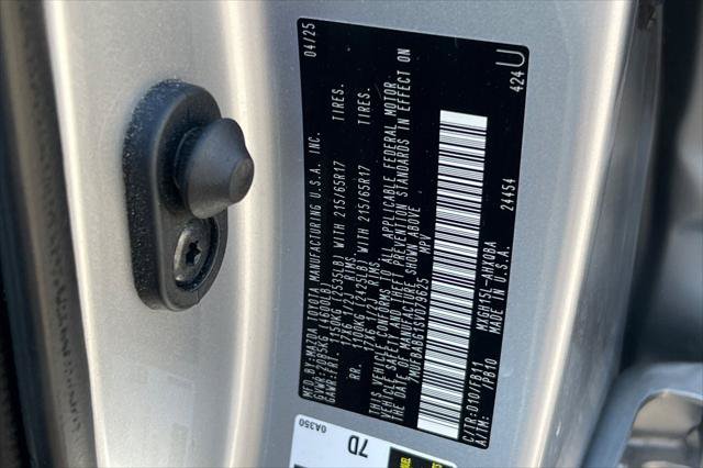 Certified 2025 Toyota Corolla Cross AWD Hybrid image 32