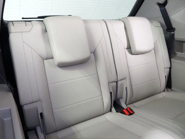 Used 2023 Volkswagen Atlas SE w/ Technology Package image 17