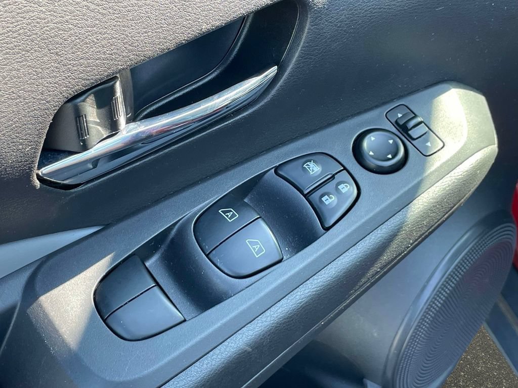 Used 2023 Nissan Kicks SR w/ SR Premium Package FWD image 19