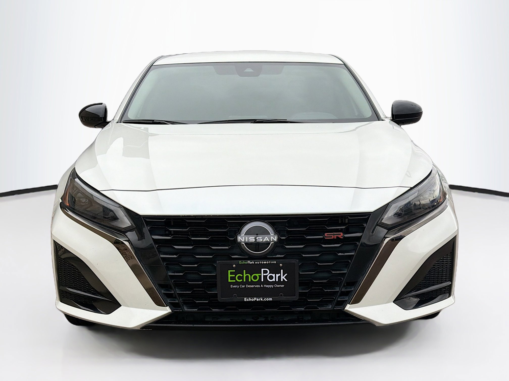 Used 2023 Nissan Altima 2.5 SR FWD image 2