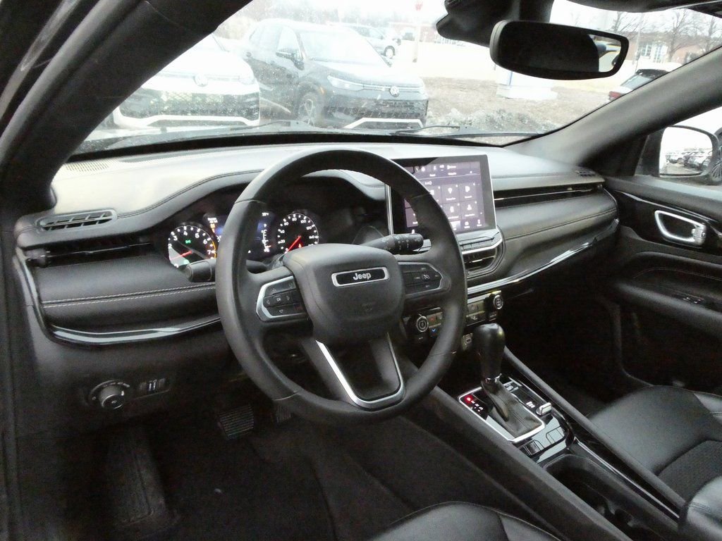 Used 2023 Jeep Compass Altitude AWD/4WD image 27