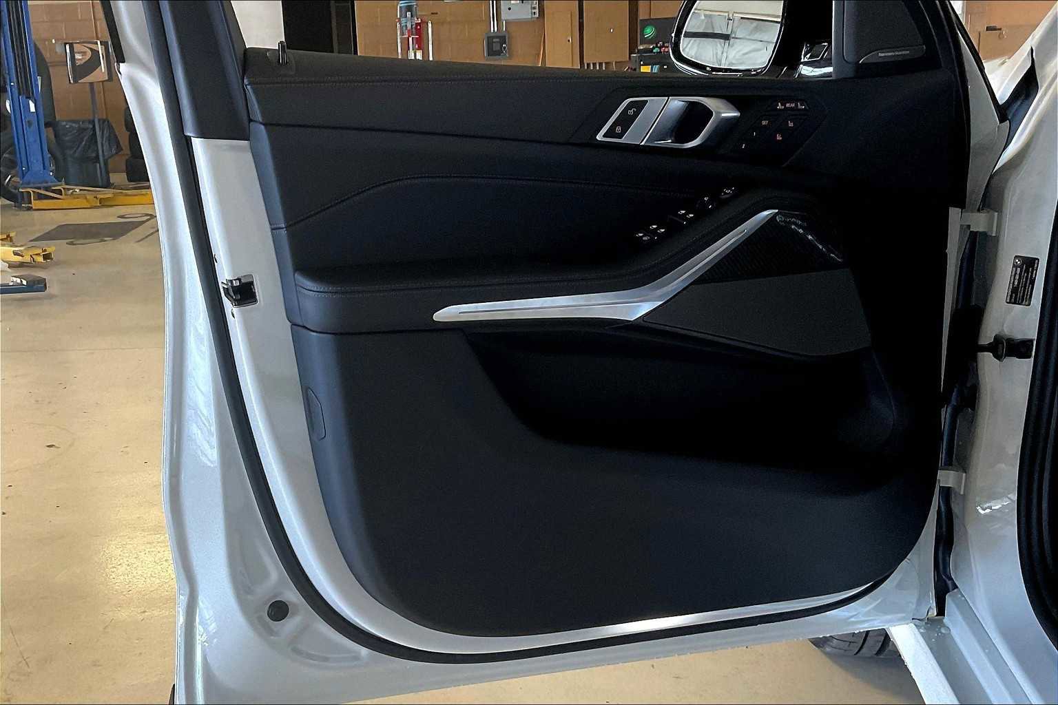 New 2026 BMW X7 M60i image 10