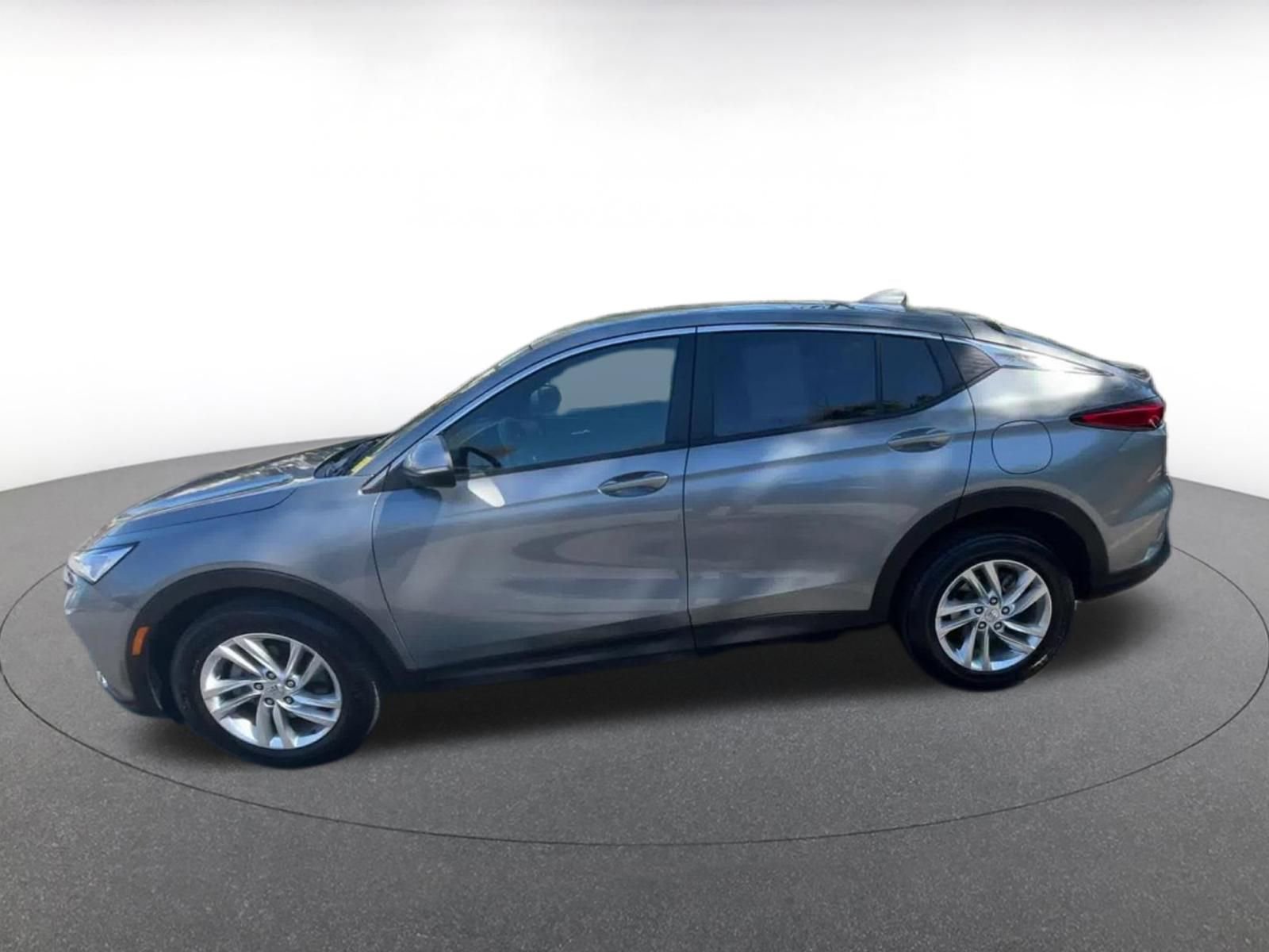 Used 2025 Buick Envista Preferred image 9