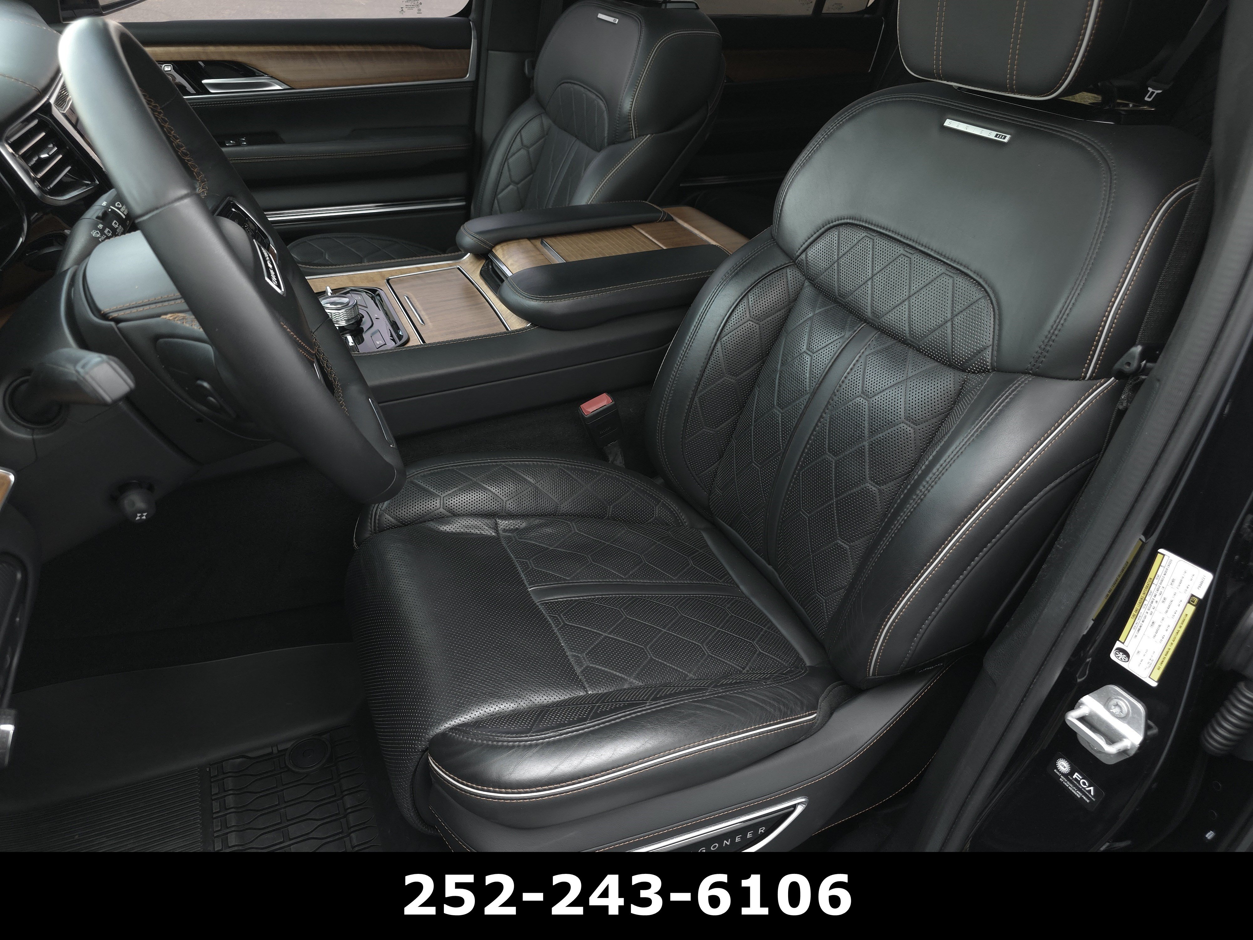Used 2023 Jeep Grand Wagoneer Series III AWD/4WD image 9
