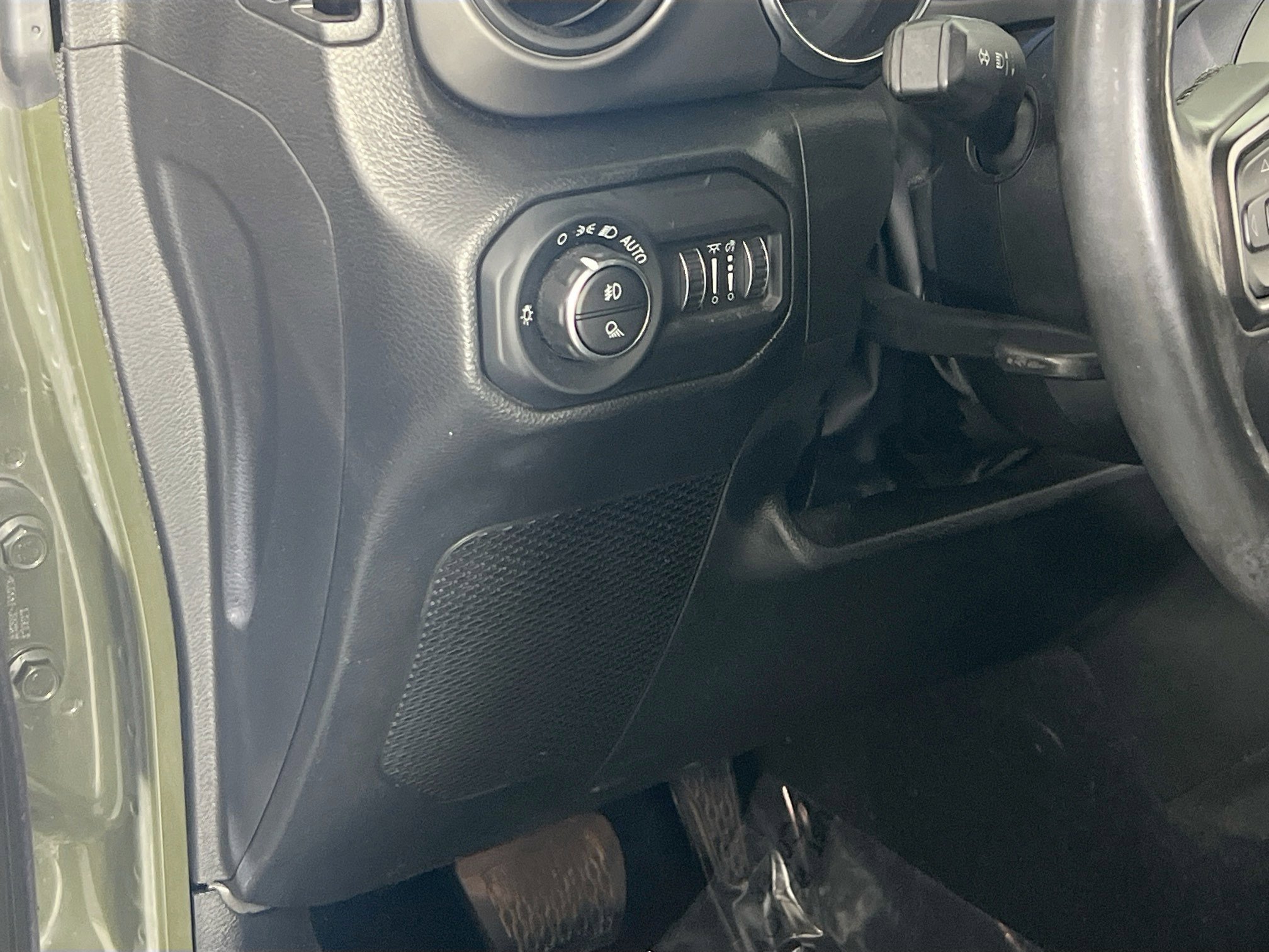 Used 2022 Jeep Gladiator Willys image 10