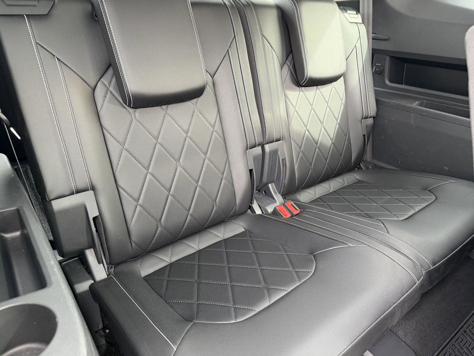 Used 2024 Volkswagen Atlas SEL Premium R-Line image 20