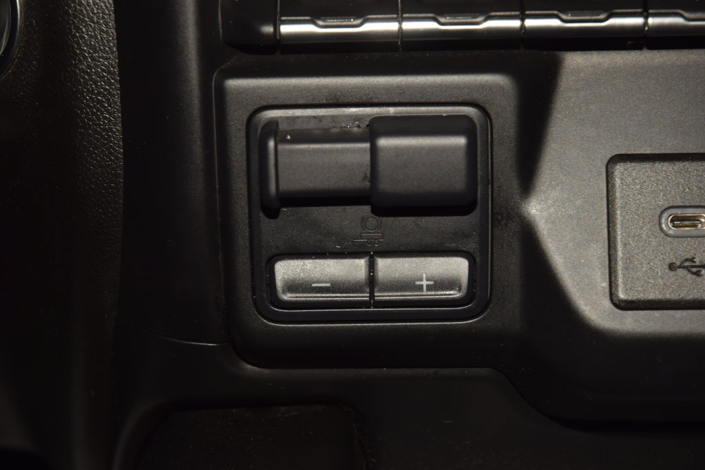 Used 2020 Chevrolet Silverado 2500 LTZ w/ LTZ Premium Package AWD/4WD image 34