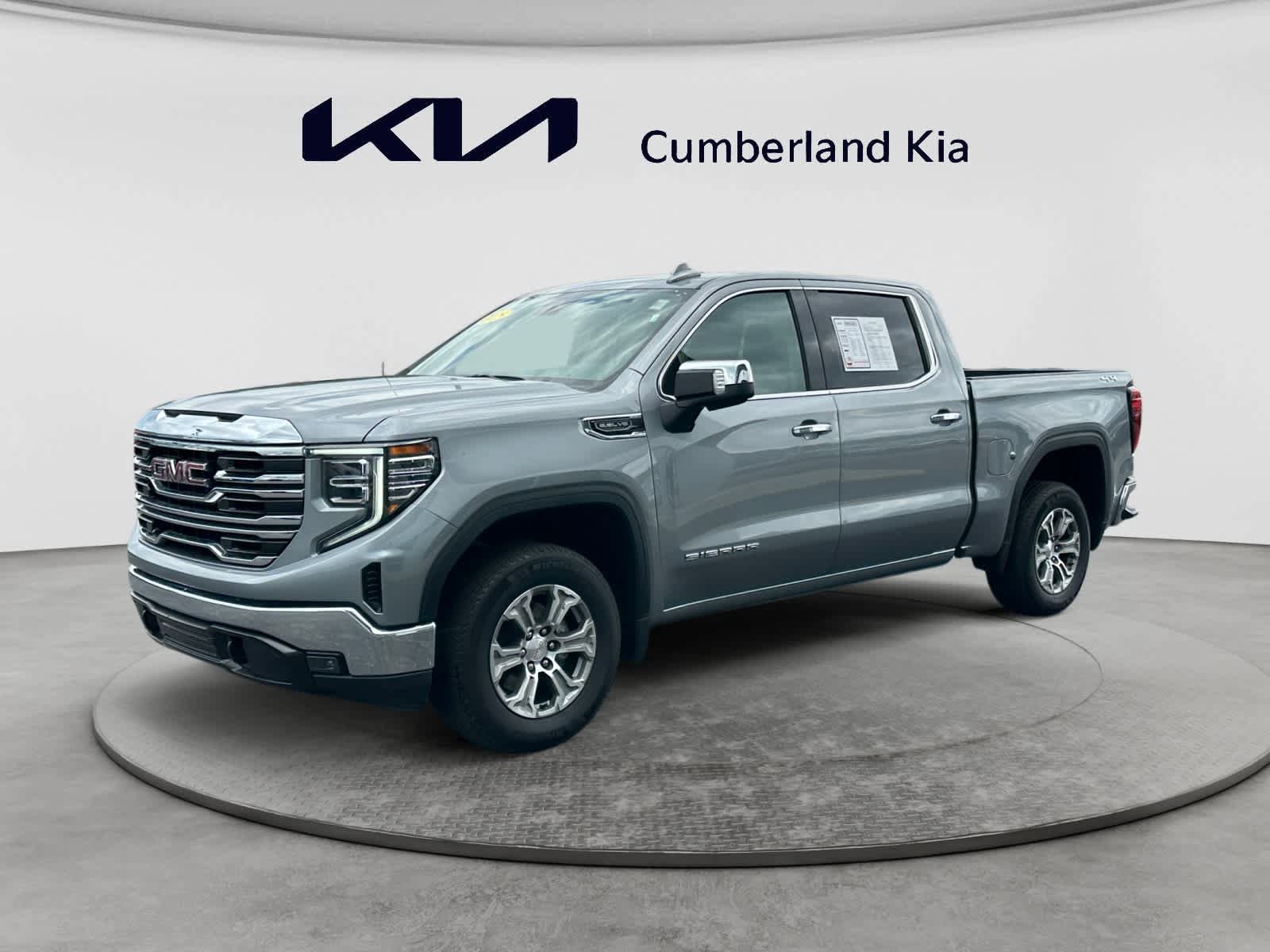 Used 2025 GMC Sierra 1500 SLT AWD/4WD image 1