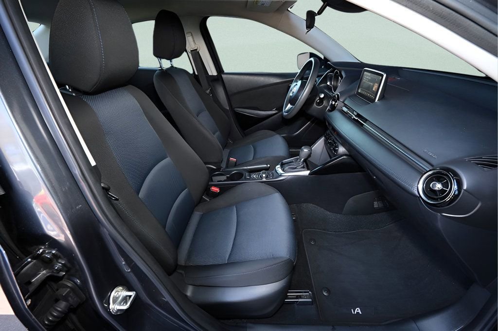 Used 2018 Toyota Yaris iA FWD image 12