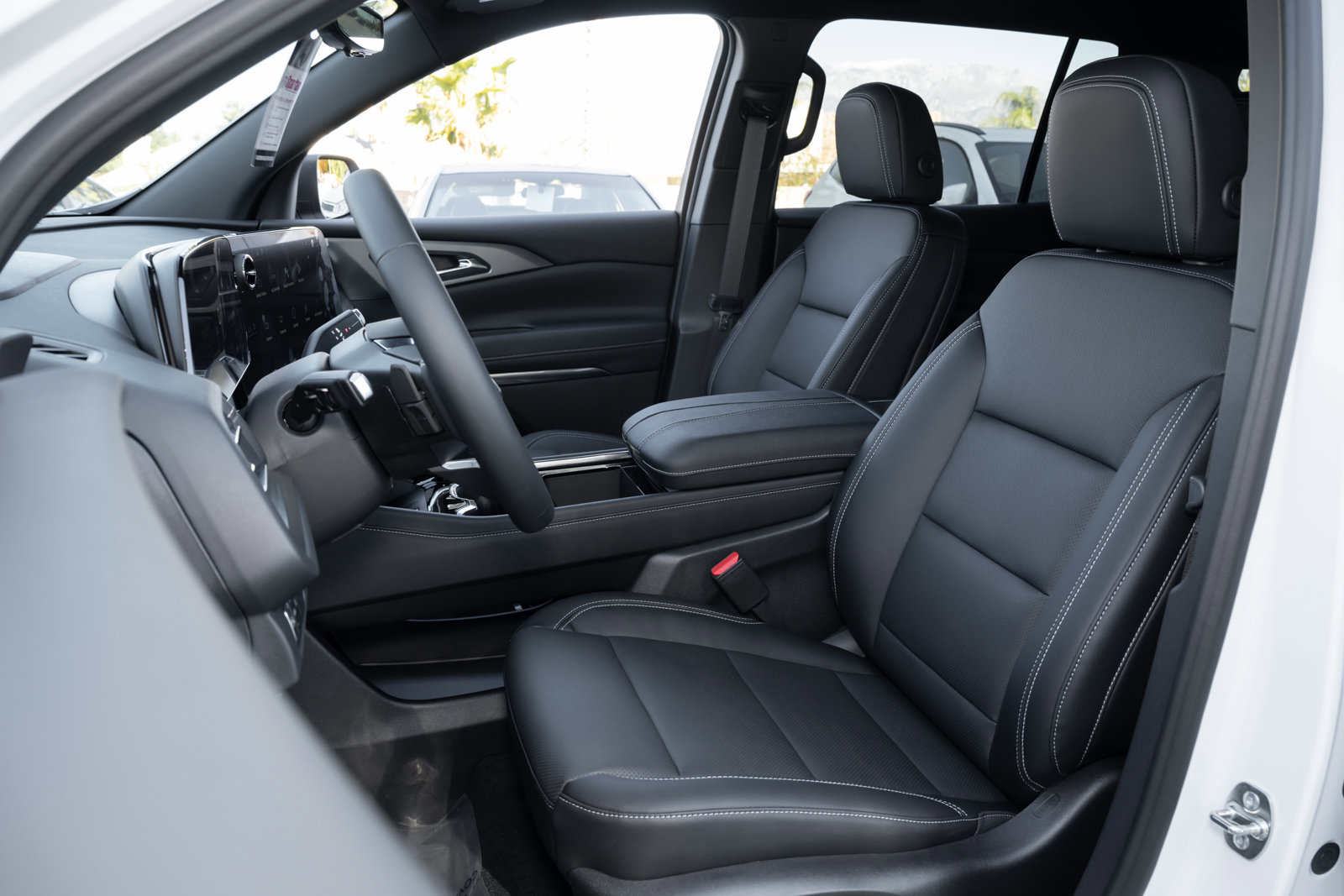 New 2026 Chevrolet Traverse LT image 14