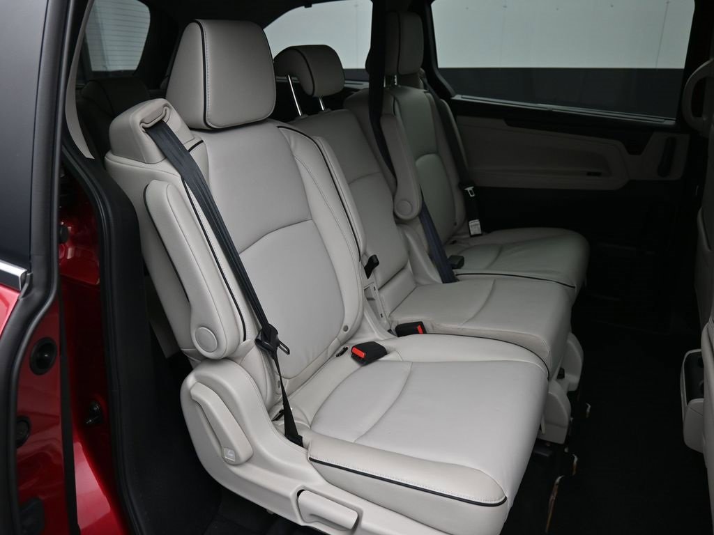 Certified 2025 Honda Odyssey Touring image 26