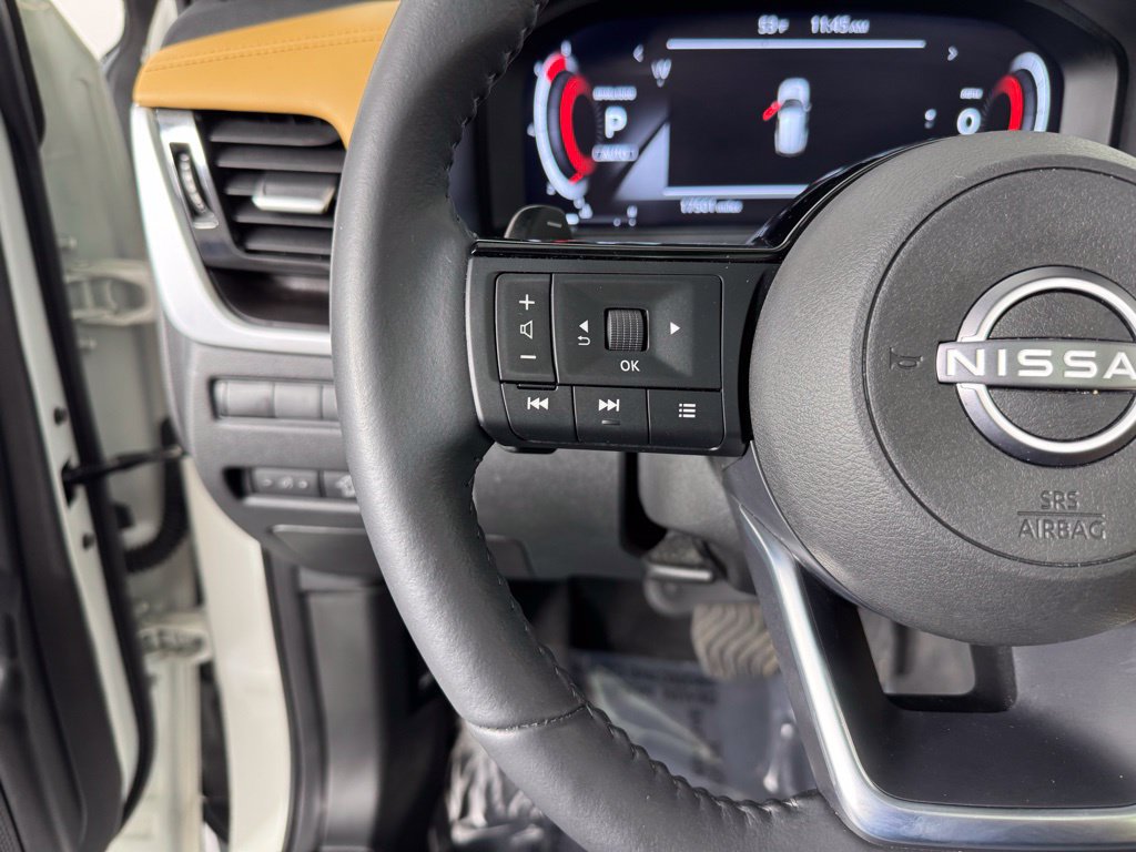 Used 2023 Nissan Rogue Platinum w/ Platinum Premium Package AWD/4WD image 17