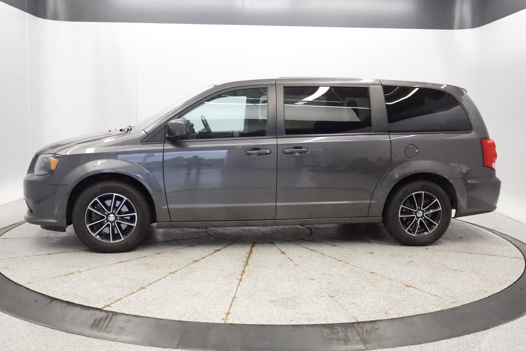 Used 2018 Dodge Grand Caravan SE FWD image 2