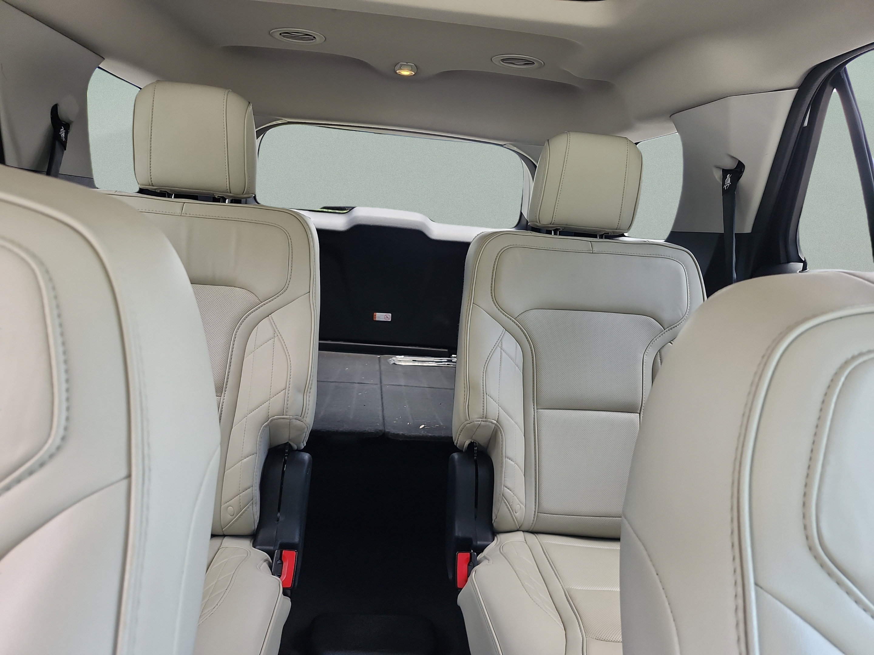 Used 2017 Ford Explorer Platinum AWD/4WD image 16