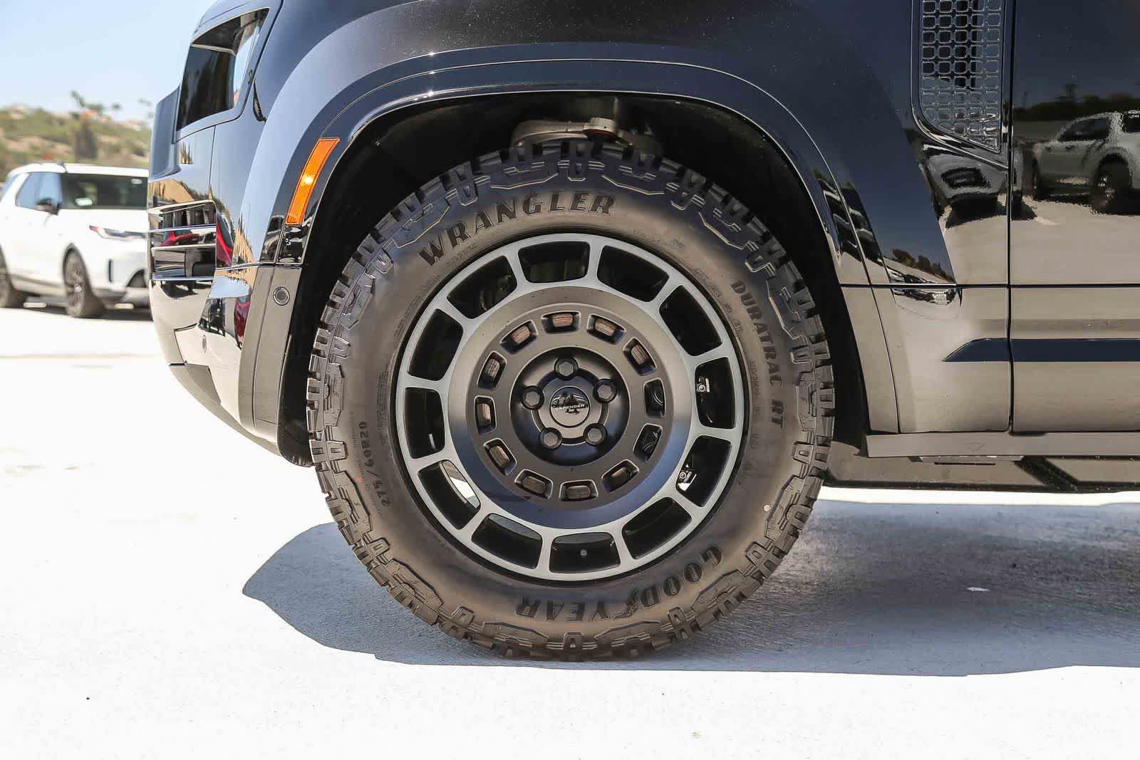 New 2026 Land Rover Defender 110 OCTA AWD/4WD image 9