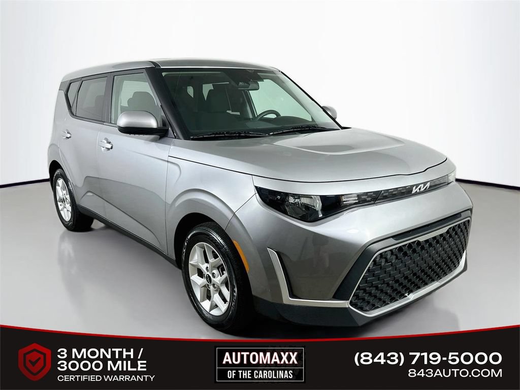 Used 2023 Kia Soul FWD image 1