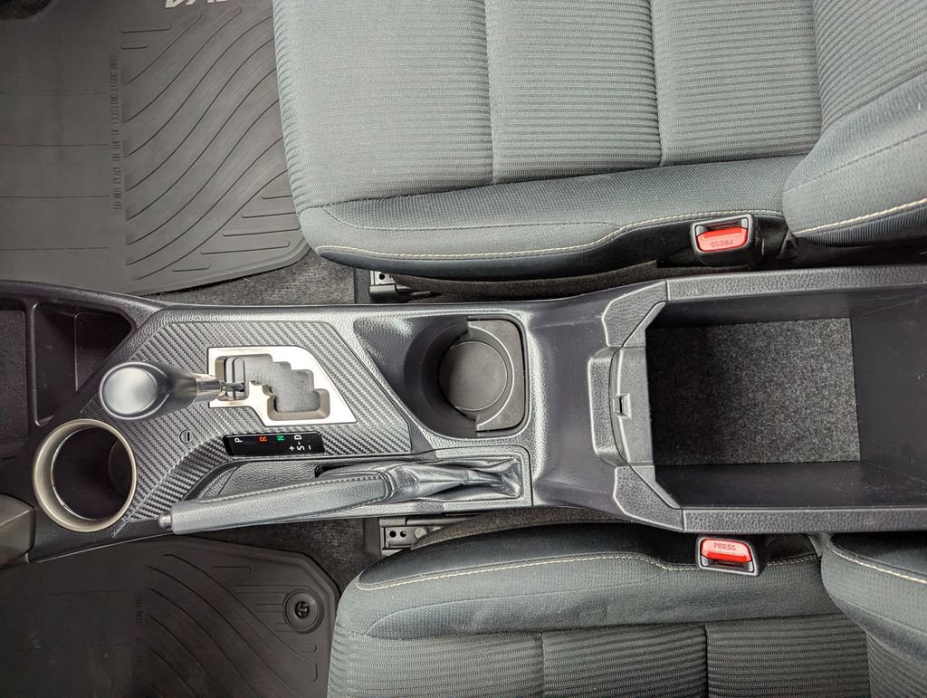 Used 2015 Toyota RAV4 XLE AWD/4WD image 27