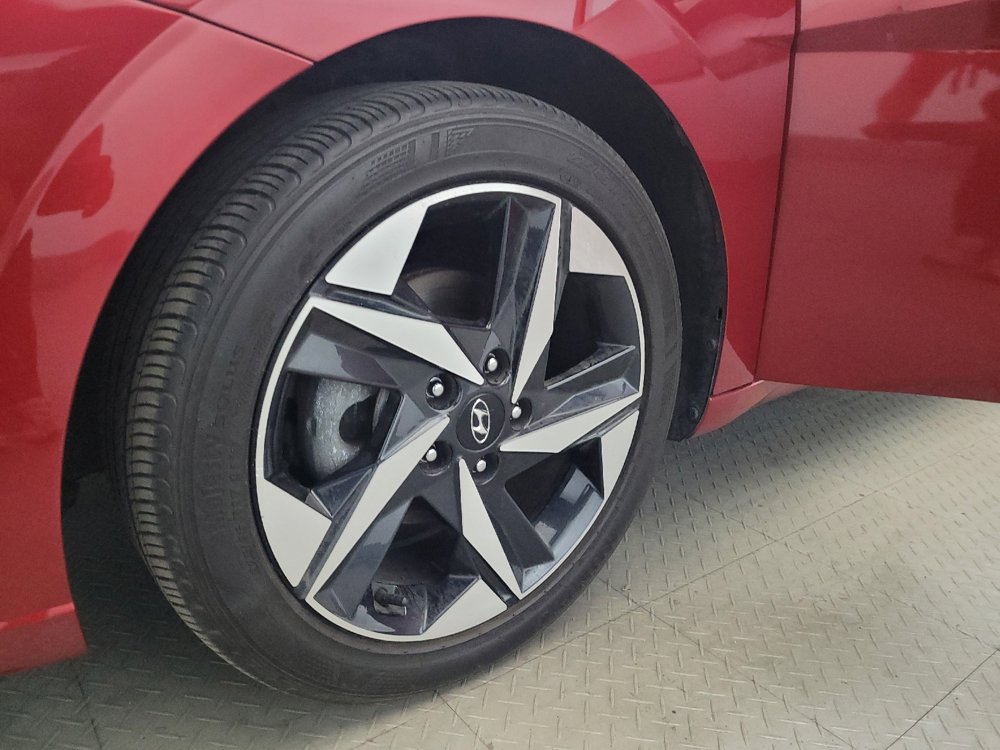 Used 2023 Hyundai Elantra SEL w/ Convenience Package FWD image 31