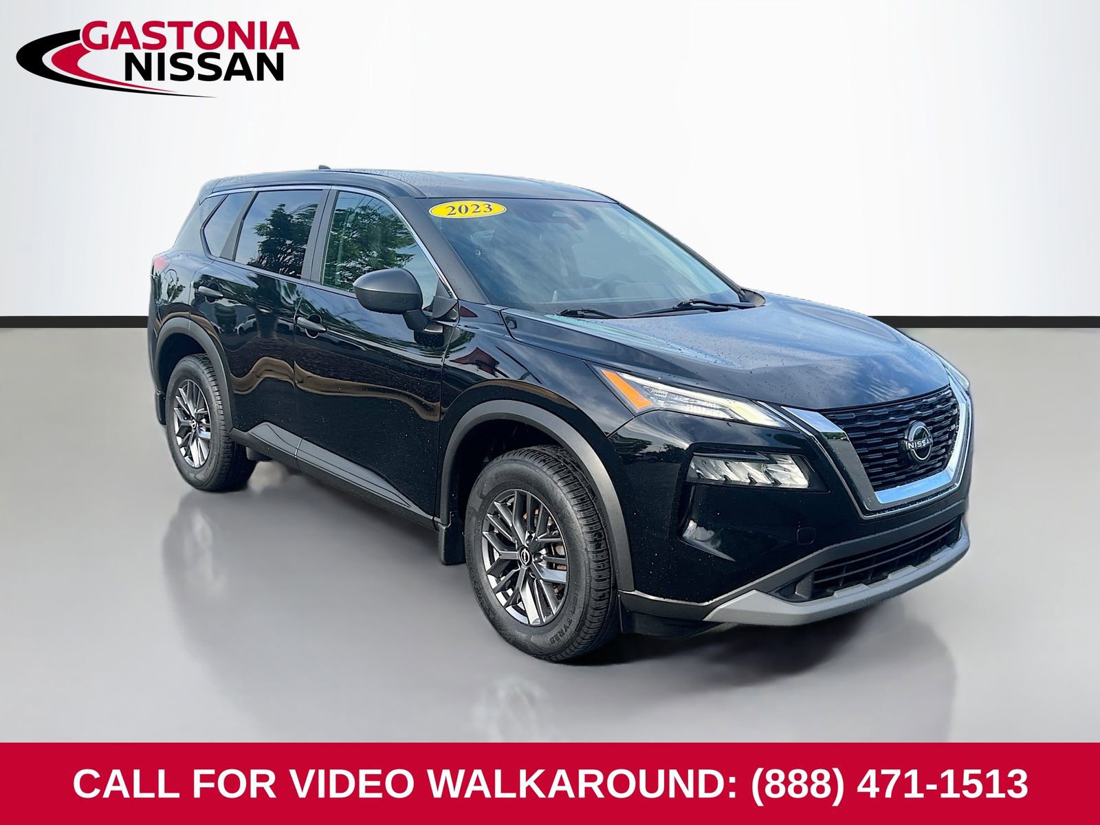 Used 2023 Nissan Rogue S image 1