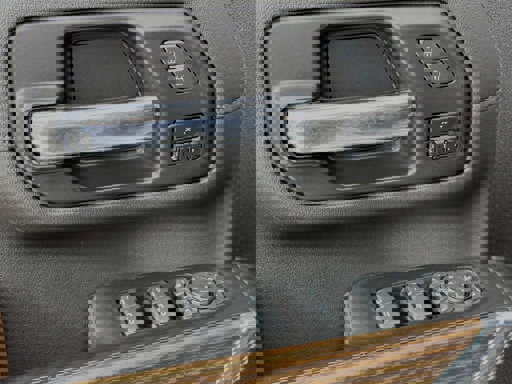 Used 2022 Chevrolet Silverado 3500 High Country image 19