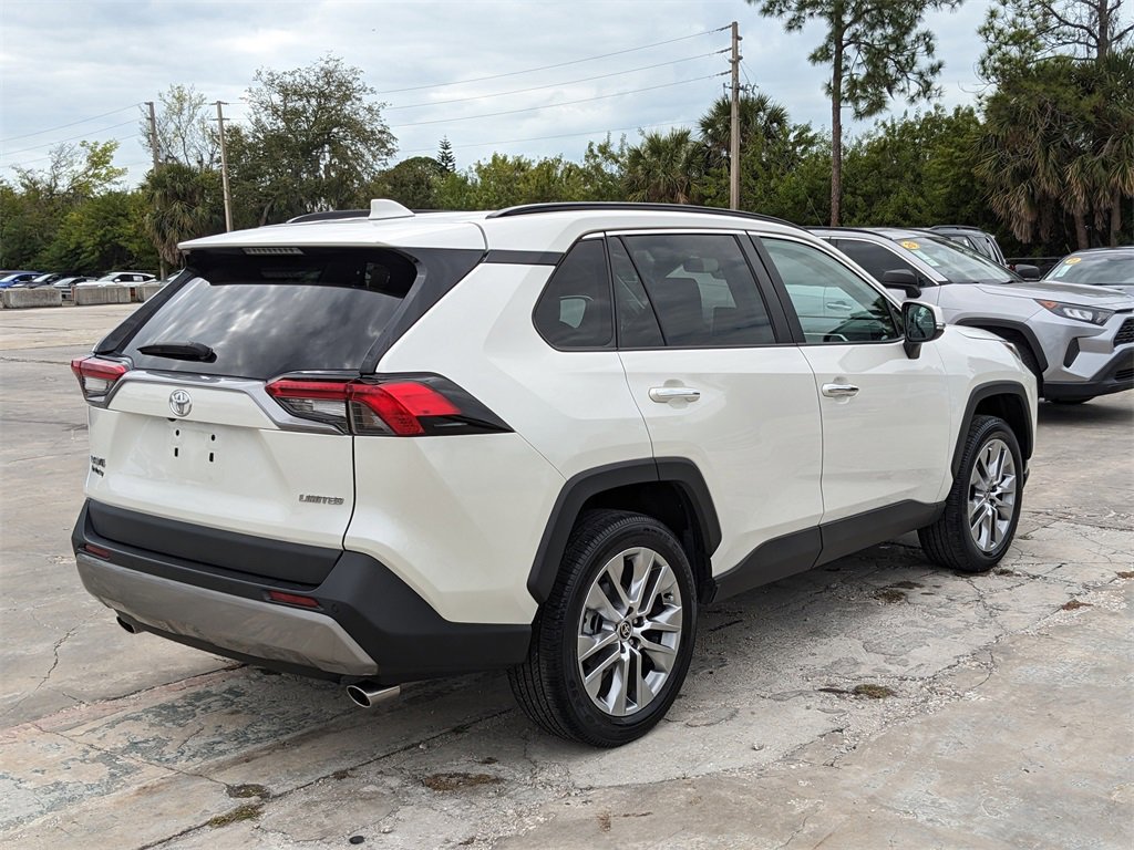 Used 2022 Toyota RAV4 Limited image 9