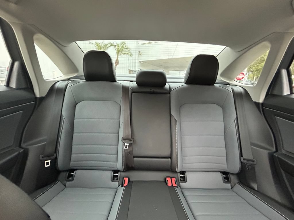 Certified 2025 Volkswagen Jetta SE FWD image 13