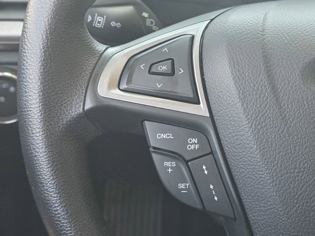 Used 2020 Ford Fusion SE FWD image 27
