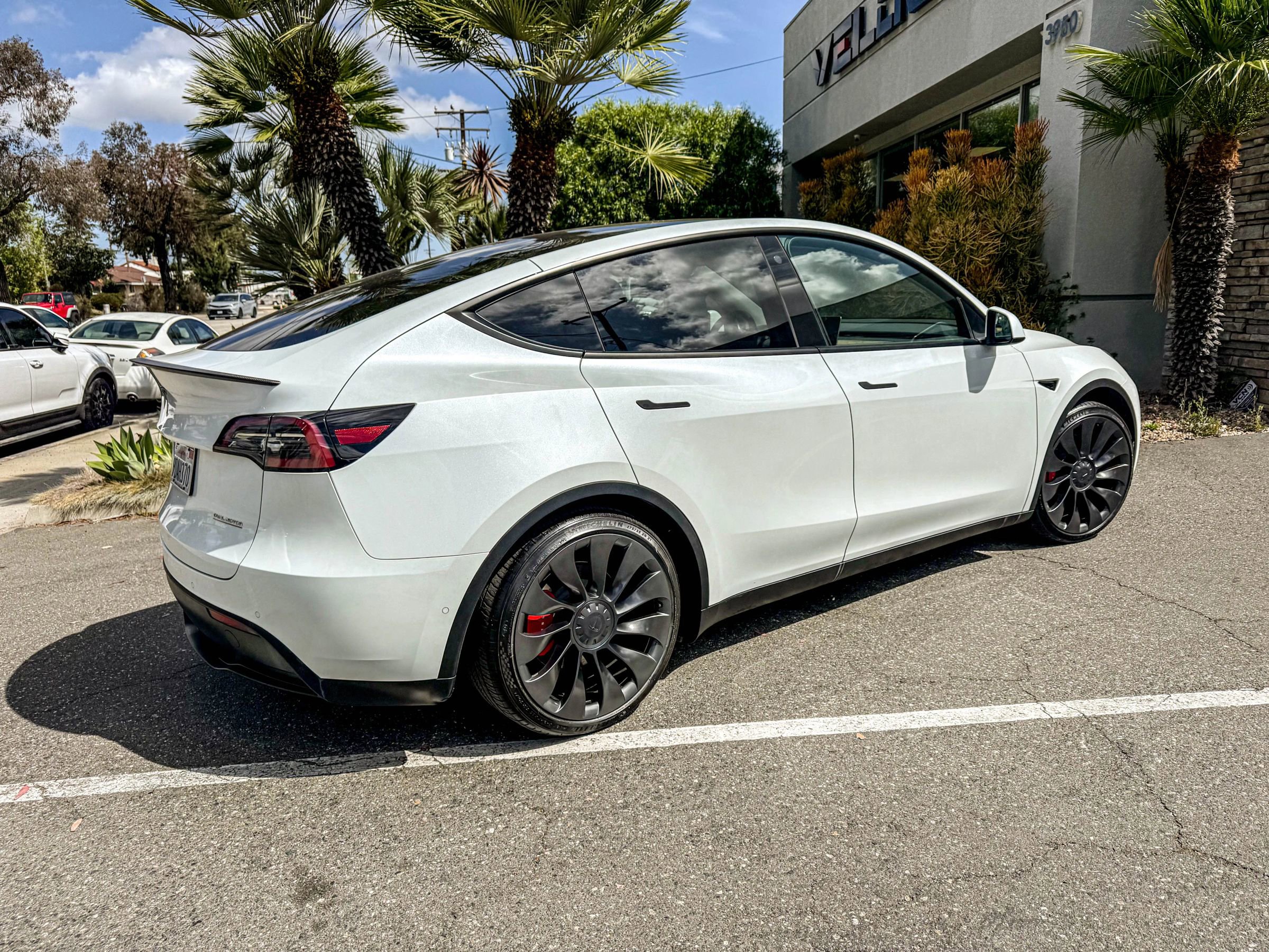 Used 2022 Tesla Model Y Performance AWD/4WD image 7