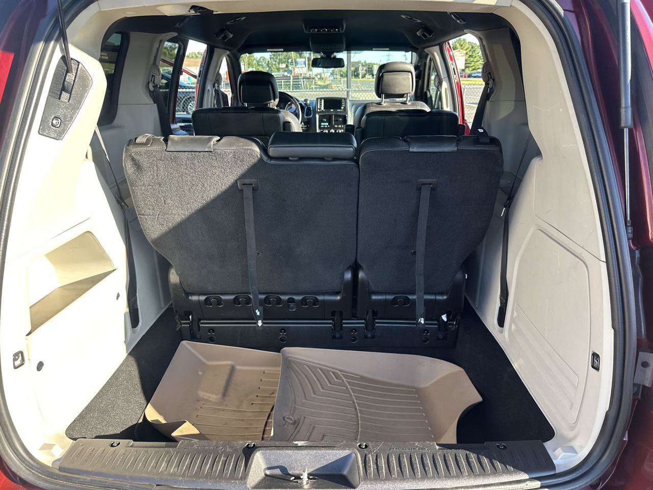 Used 2019 Dodge Grand Caravan SXT FWD image 20