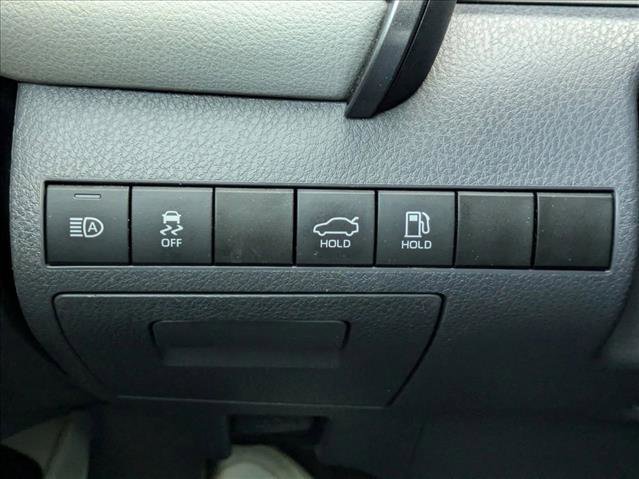 Used 2020 Toyota Camry XLE image 10