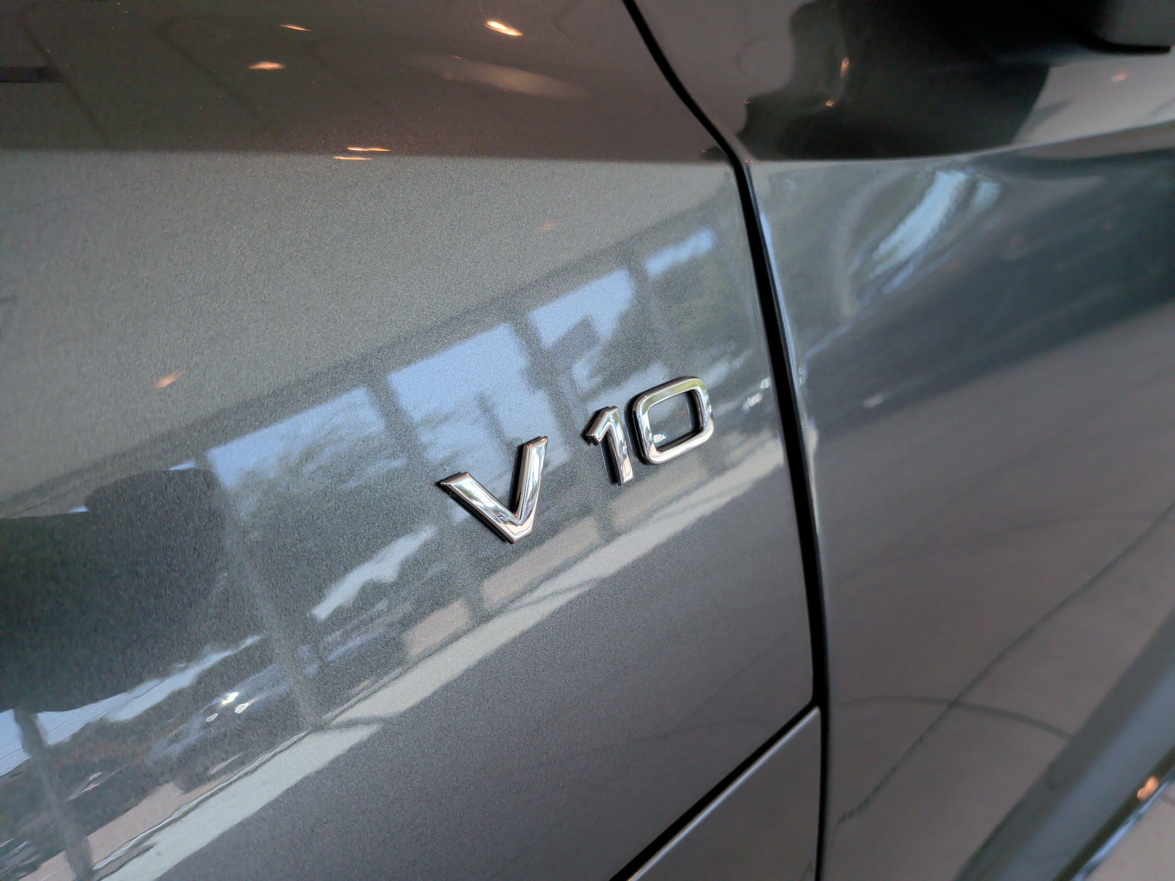 Used 2021 Audi R8 V10 w/ Premium Package RWD image 30