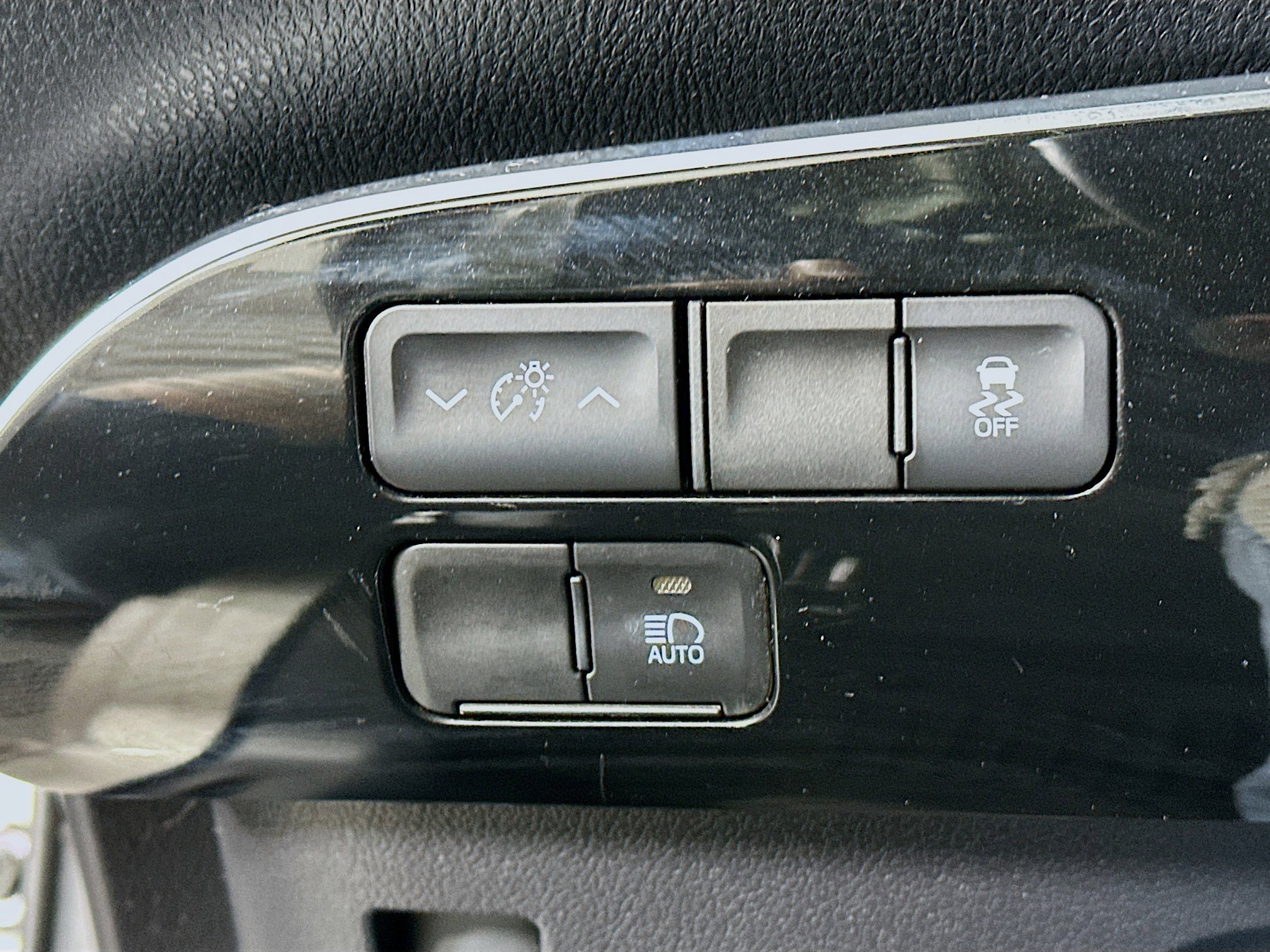 Used 2021 Toyota Prius Prime XLE FWD image 16