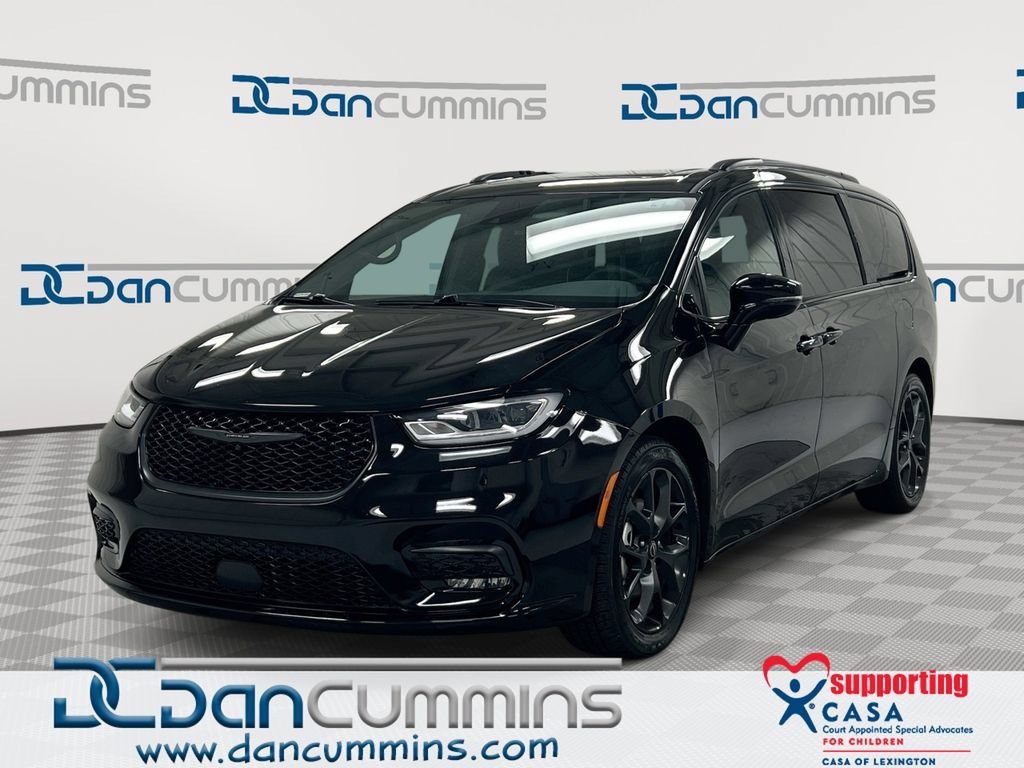 Used 2025 Chrysler Pacifica Limited