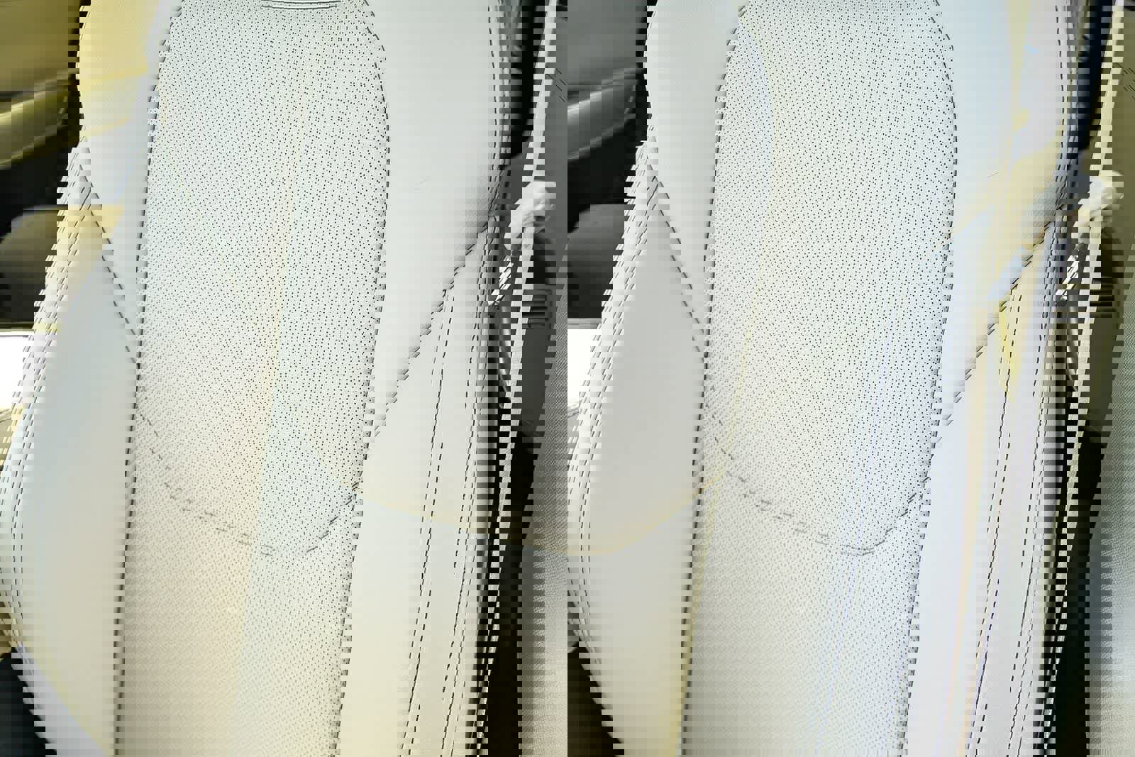 Used 2022 Genesis GV70 2.5T w/ Select Package image 28